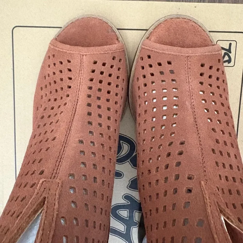 Dirty Laundry | Tessa Suede Perforated Peep Toe Booties